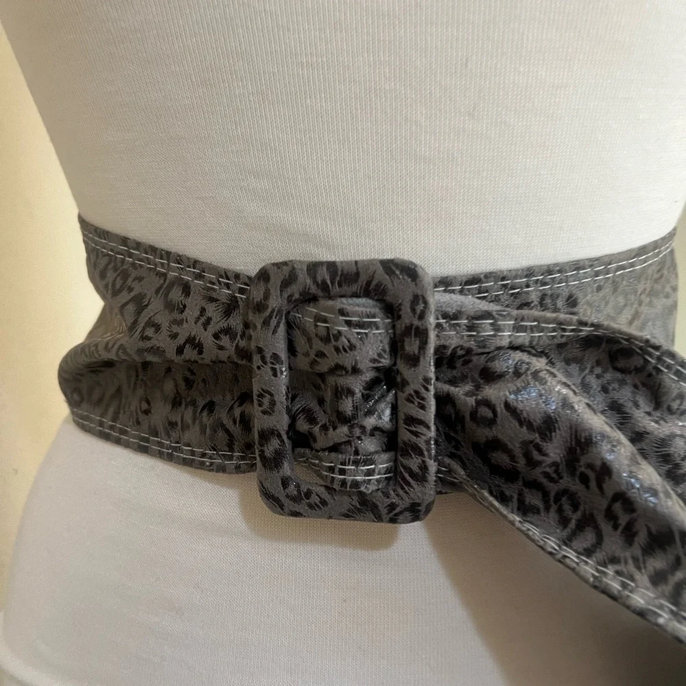 Unbranded Women’s‎ Y2K Gray Black Animal Print Soft Leather Waist Belt Medium